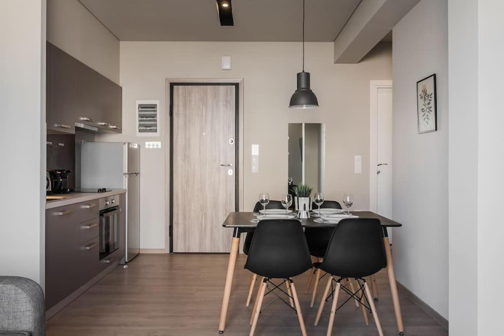 Piraeus Deluxe 2Bdr Apt - Near Metro And Port المظهر الخارجي الصورة